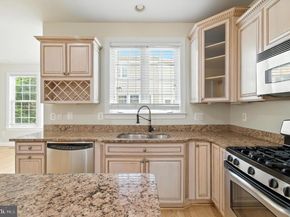 47565 Royal Burnham Terrace, Sterling VA 20165