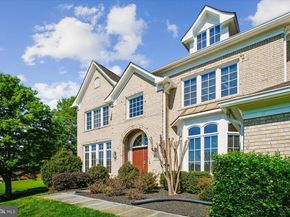 11040 Heathland Drive, Oakton VA 22124