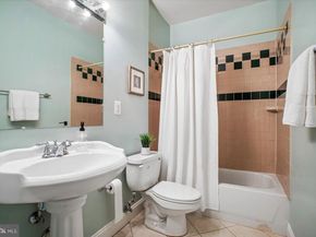 11040 Heathland Drive, Oakton VA 22124