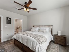 12875 Mosaic Park Way 4J, Herndon VA 20171