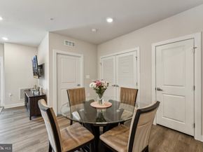 12875 Mosaic Park Way 4J, Herndon VA 20171