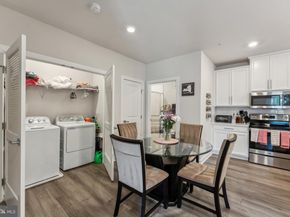 12875 Mosaic Park Way 4J, Herndon VA 20171