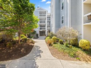 3179 Summit Square Drive 2C4, Oakton VA 22124