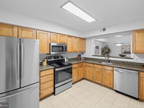 3179 Summit Square Drive 2C4, Oakton VA 22124