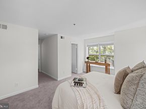 3179 Summit Square Drive 2C4, Oakton VA 22124