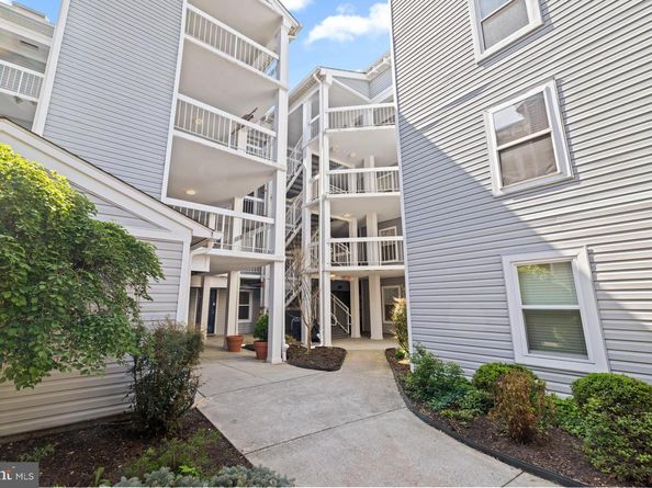 3179 Summit Square Drive 2C4, Oakton VA 22124