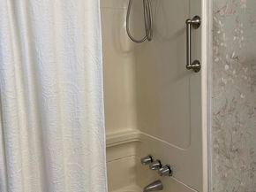 516 Parkway Drive, Fairless Hills PA 19030