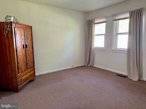 516 Parkway Drive, Fairless Hills PA 19030