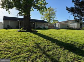 516 Parkway Drive, Fairless Hills PA 19030