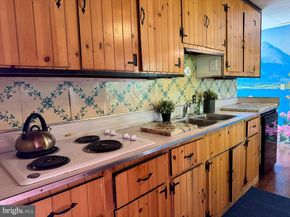 516 Parkway Drive, Fairless Hills PA 19030