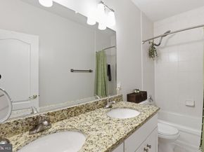20378 Cottswold Terrace 67, Sterling VA 20165
