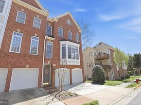 20378 Cottswold Terrace 67, Sterling VA 20165