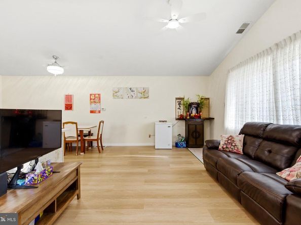 730 Charette Road, Philadelphia PA 19115