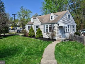 6936 Regent Ln, Falls Church VA 22042