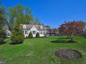 6936 Regent Ln, Falls Church VA 22042