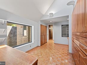 7575 Potomac Falls Road, Mclean VA 22102