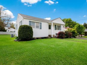 223 Fitzwatertown Road, Willow Grove PA 19090