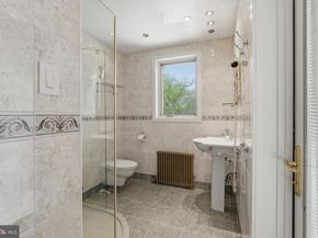 404 Oak Lane, Wayne PA 19087
