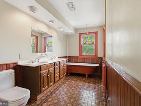 404 Oak Lane, Wayne PA 19087
