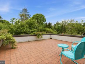 404 Oak Lane, Wayne PA 19087