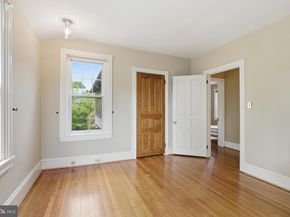 404 Oak Lane, Wayne PA 19087