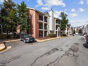 3308 Wyndham Circle 221, Alexandria VA 22302