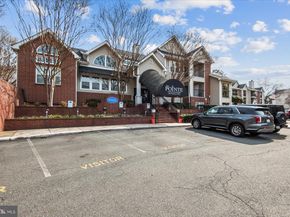 3308 Wyndham Circle 221, Alexandria VA 22302