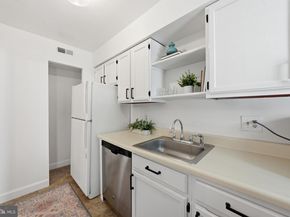 2900 13TH Street S 102, Arlington VA 22204