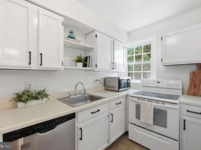 2900 13TH Street S 102, Arlington VA 22204