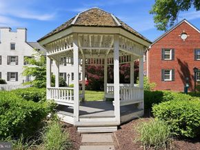 2900 13TH Street S 102, Arlington VA 22204