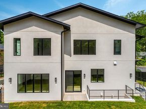 2816 N Jefferson Street, Arlington VA 22207