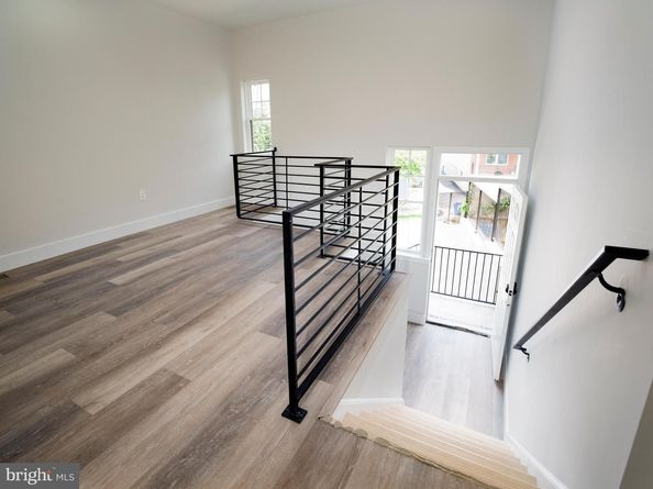 303 Fountain Street, Philadelphia PA 19128