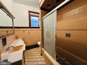 2305 S 9TH Street, Philadelphia PA 19148