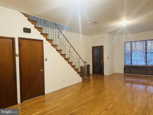 2305 S 9TH Street, Philadelphia PA 19148