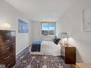 604 S Washington Square 309, Philadelphia PA 19106