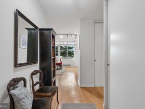 604 S Washington Square 309, Philadelphia PA 19106