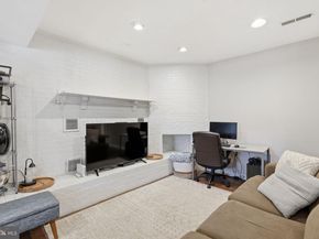 721 Upham Place NW, Vienna VA 22180