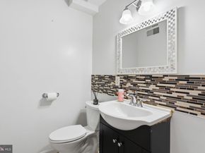 721 Upham Place NW, Vienna VA 22180