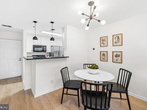 3175 Summit Square Drive 5A12, Oakton VA 22124