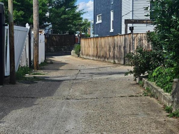1403 West Virginia Avenue NE, Washington DC 20002