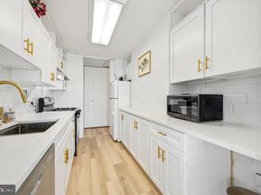 3600 Conshohocken Avenue 1810, Philadelphia PA 19131