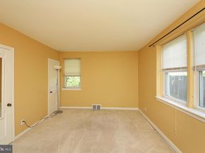 9210 Horatio Road, Philadelphia PA 19114