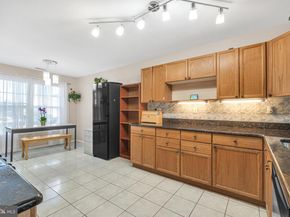 906 Julian Dr W 315, Warwick PA 18974