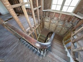 3-5 E Chestnut Hill Avenue, Philadelphia PA 19118
