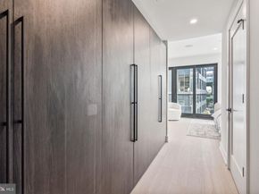 160 N 2nd Street 3R, Philadelphia PA 19106