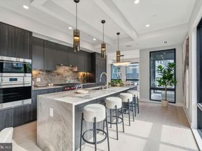 160 N 2nd Street 3R, Philadelphia PA 19106