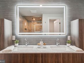 160 N 2nd Street 3R, Philadelphia PA 19106