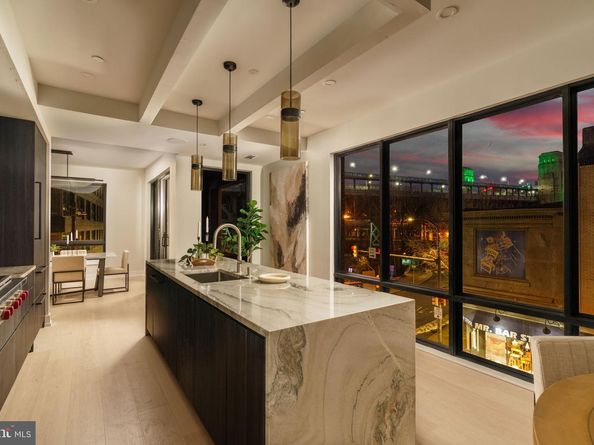 160 N 2nd Street 3R, Philadelphia PA 19106