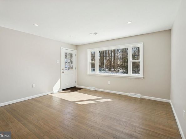 306 Grape Street, Warminster PA 18974