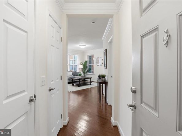 2101 N Monroe Street 111, Arlington VA 22207